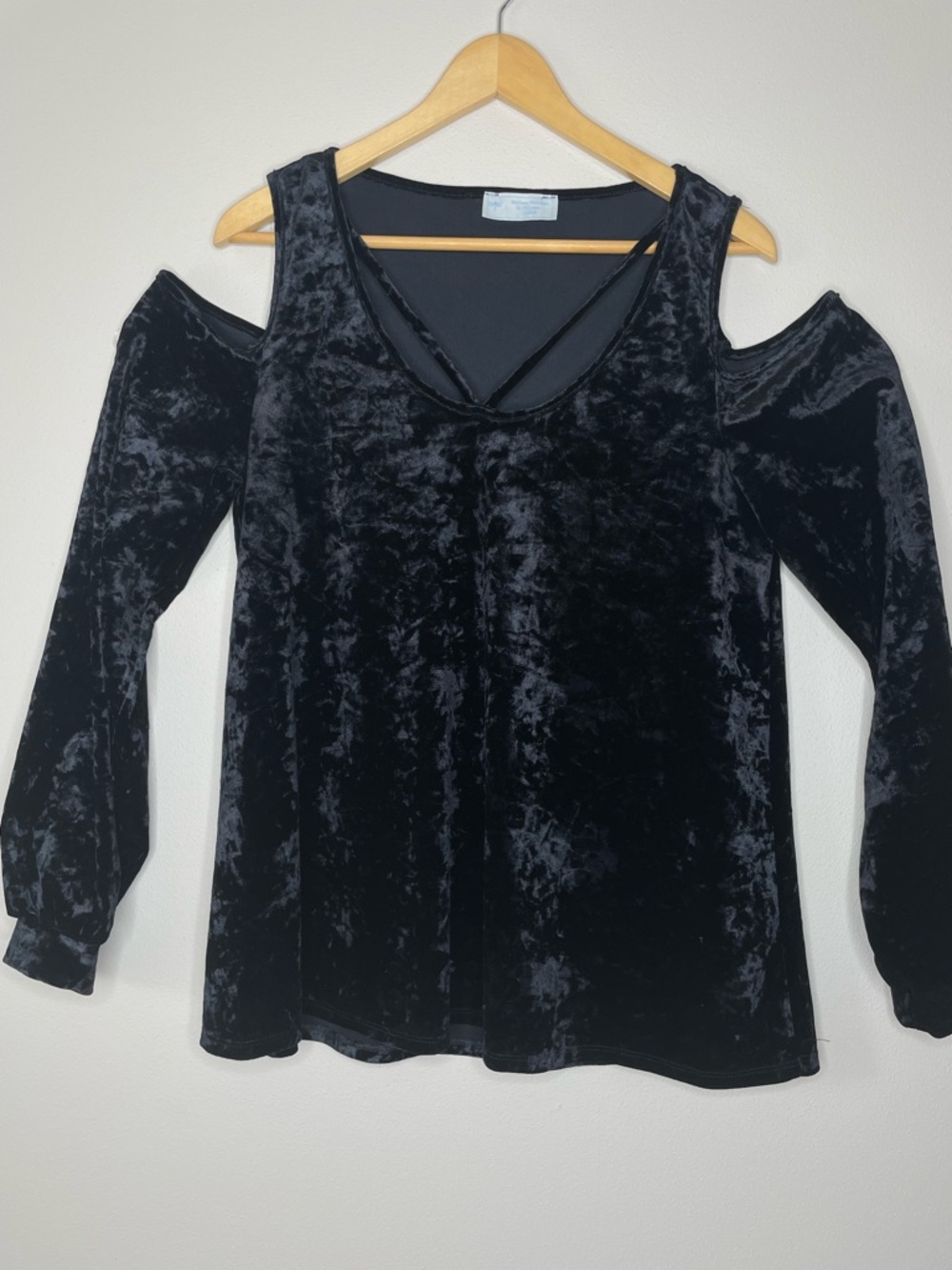 Black Crushed Velour Caged Cold-Shoulder Long Sleeve Knit Top - Picture 9 of 9